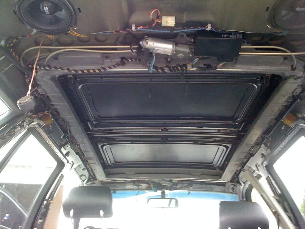 Touring rear sunroof drains